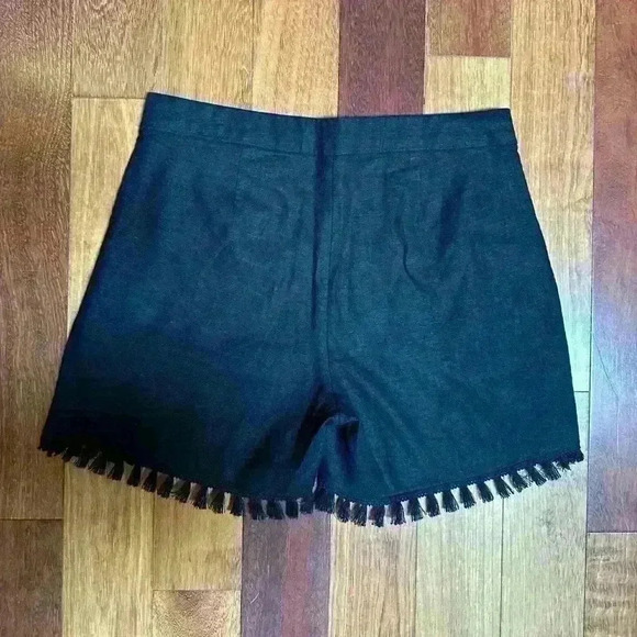 Banana Republic  | Black linen shorts with tassels size 2 - Picture 3 of 4